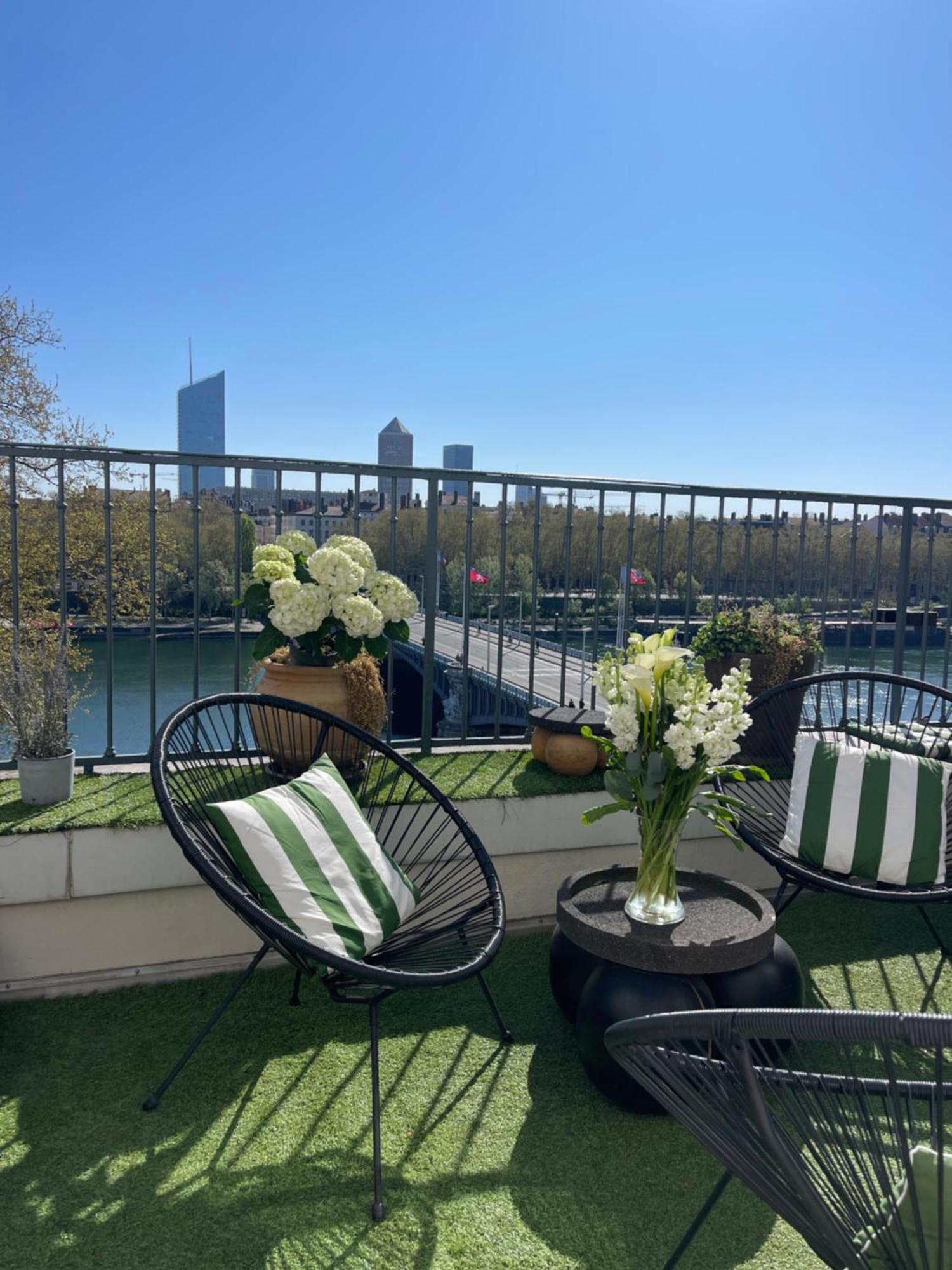 Coeur De Lyon Avec Terrasse Et Jacuzzi Apartamento Exterior foto